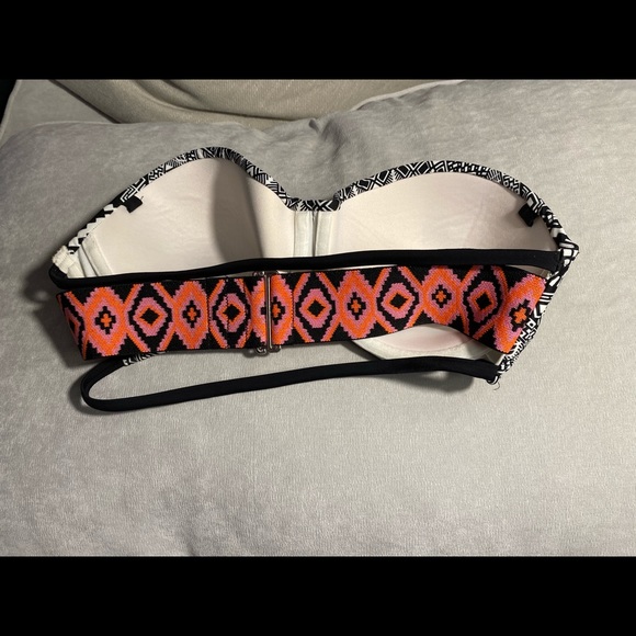 Cute bikini top - Picture 2 of 2